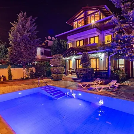 Crystal Paradies Villa *